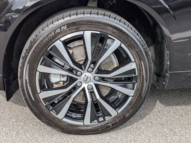 2023 Volvo XC60 B6 Ultimate Dark Theme