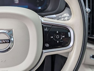 2023 Volvo XC60 B6 Ultimate Dark Theme