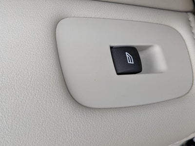 2023 Volvo XC60 B6 Ultimate Dark Theme