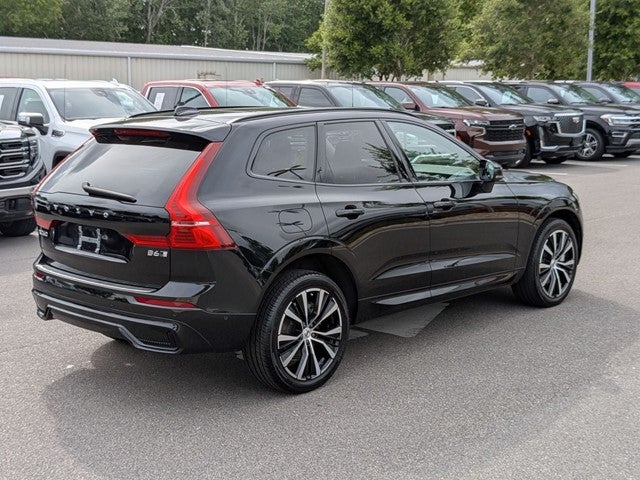 2023 Volvo XC60 B6 Ultimate Dark Theme