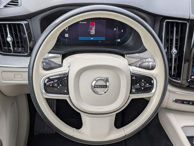 2023 Volvo XC60 B6 Ultimate Dark Theme