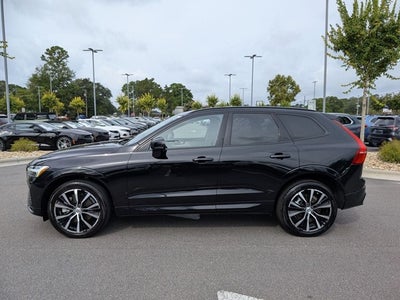 2023 Volvo XC60 B6 Ultimate Dark Theme