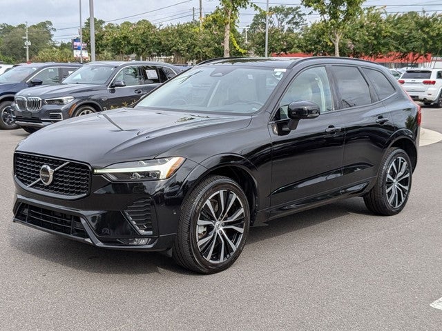 2023 Volvo XC60 B6 Ultimate Dark Theme