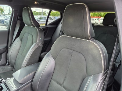 2021 Volvo XC40 R-Design