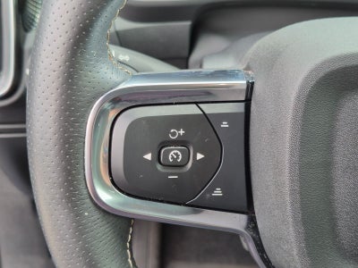 2021 Volvo XC40 R-Design