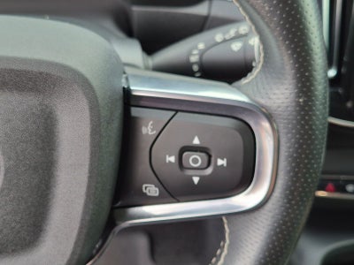 2021 Volvo XC40 R-Design