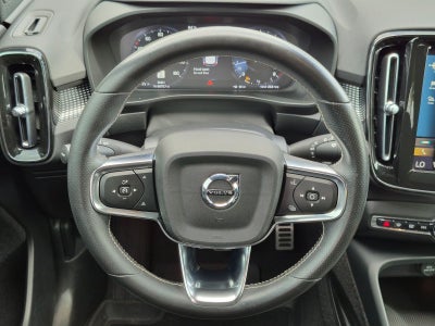 2021 Volvo XC40 R-Design