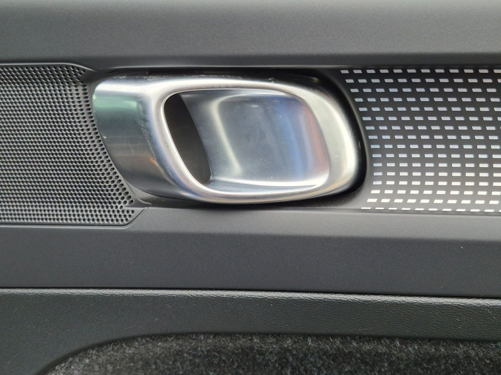 2021 Volvo XC40 R-Design