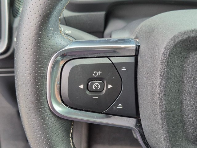 2021 Volvo XC40 R-Design