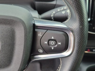 2021 Volvo XC40 R-Design