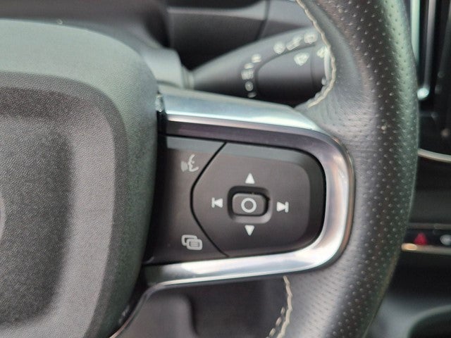 2021 Volvo XC40 R-Design