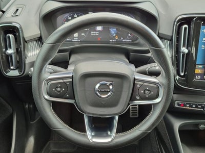 2021 Volvo XC40 R-Design