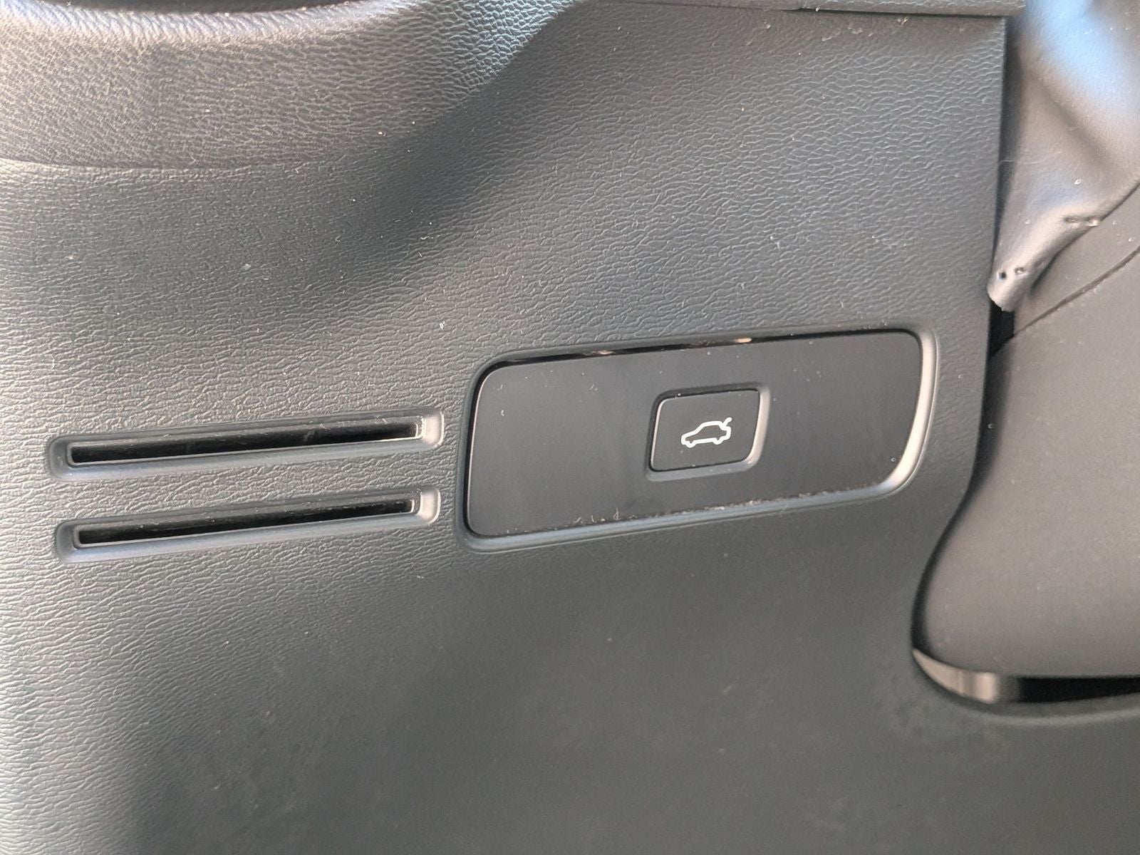 2023 Volvo C40 Recharge Pure Electric Ultimate