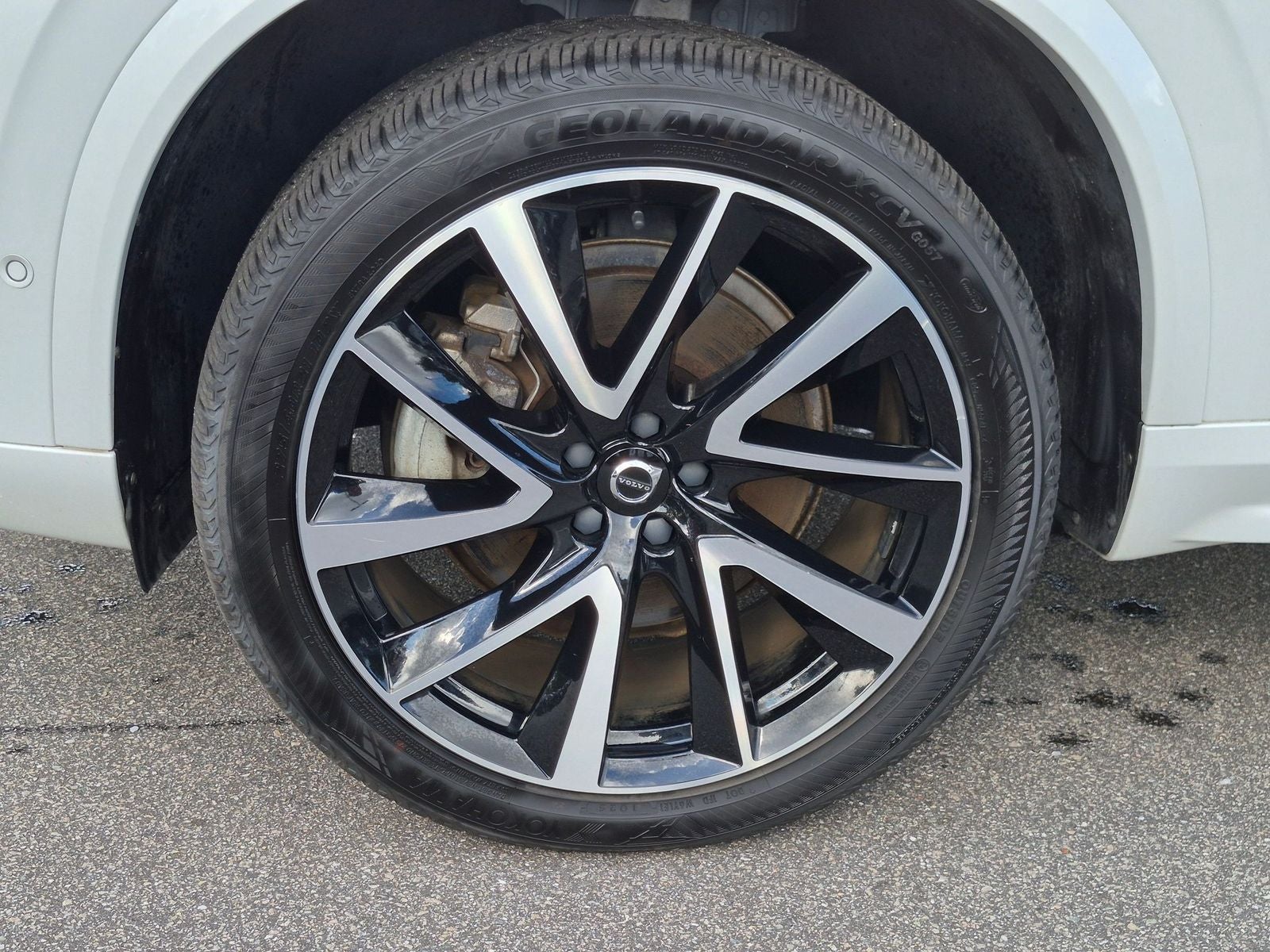 2023 Volvo XC90 Recharge Plug-In Hybrid T8 Plus Dark Theme 7 Passenger