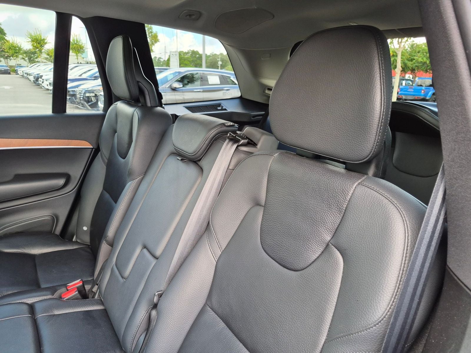 2023 Volvo XC90 Recharge Plug-In Hybrid T8 Plus Dark Theme 7 Passenger