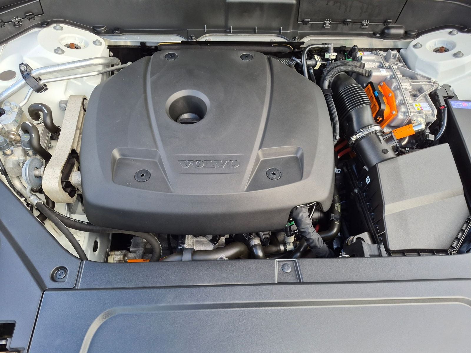 2023 Volvo XC90 Recharge Plug-In Hybrid T8 Plus Dark Theme 7 Passenger