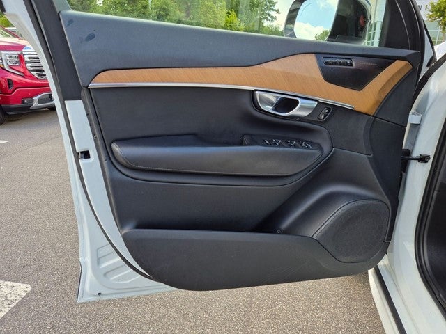 2023 Volvo XC90 Recharge Plug-In Hybrid T8 Plus Dark Theme 7 Passenger