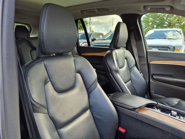 2023 Volvo XC90 Recharge Plug-In Hybrid T8 Plus Dark Theme 7 Passenger