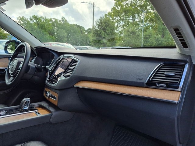 2023 Volvo XC90 Recharge Plug-In Hybrid T8 Plus Dark Theme 7 Passenger