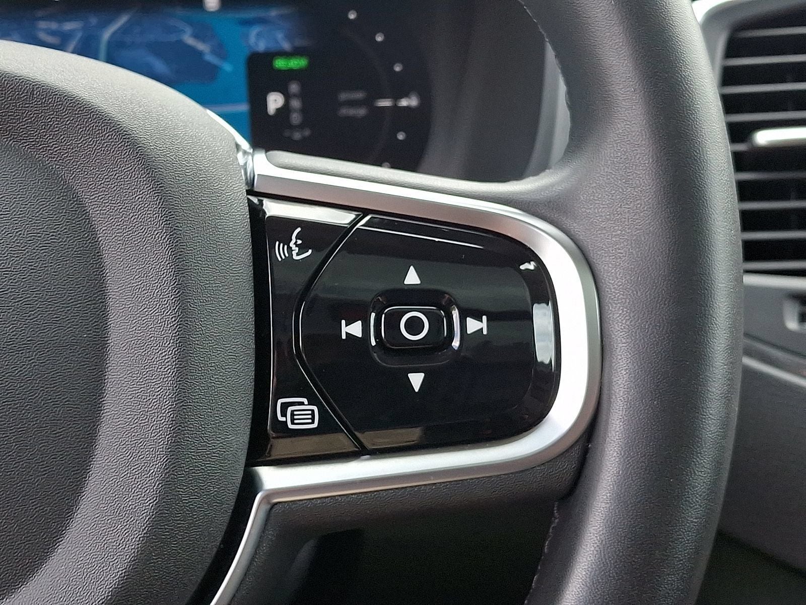 2025 Volvo XC90 Plug-In Hybrid T8 Core 7 Passenger
