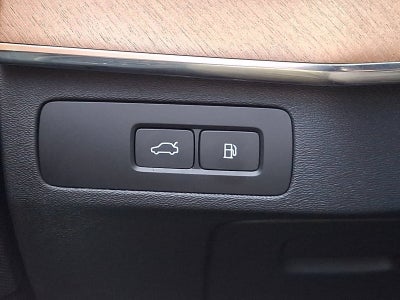 2025 Volvo XC90 Plug-In Hybrid T8 Core 7 Passenger