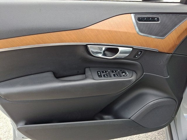 2025 Volvo XC90 Plug-In Hybrid T8 Core 7 Passenger