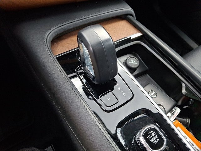 2025 Volvo XC90 Plug-In Hybrid T8 Core 7 Passenger