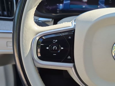 2022 Volvo XC60 B5 Inscription