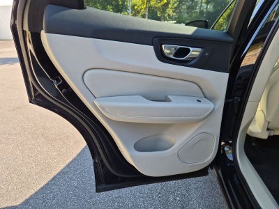 2022 Volvo XC60 B5 Inscription
