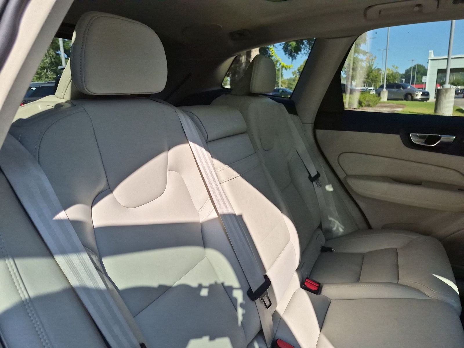 2022 Volvo XC60 B5 Inscription