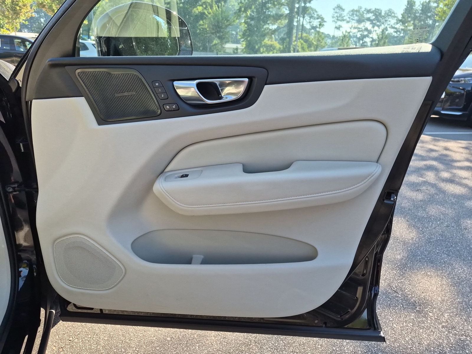 2022 Volvo XC60 B5 Inscription