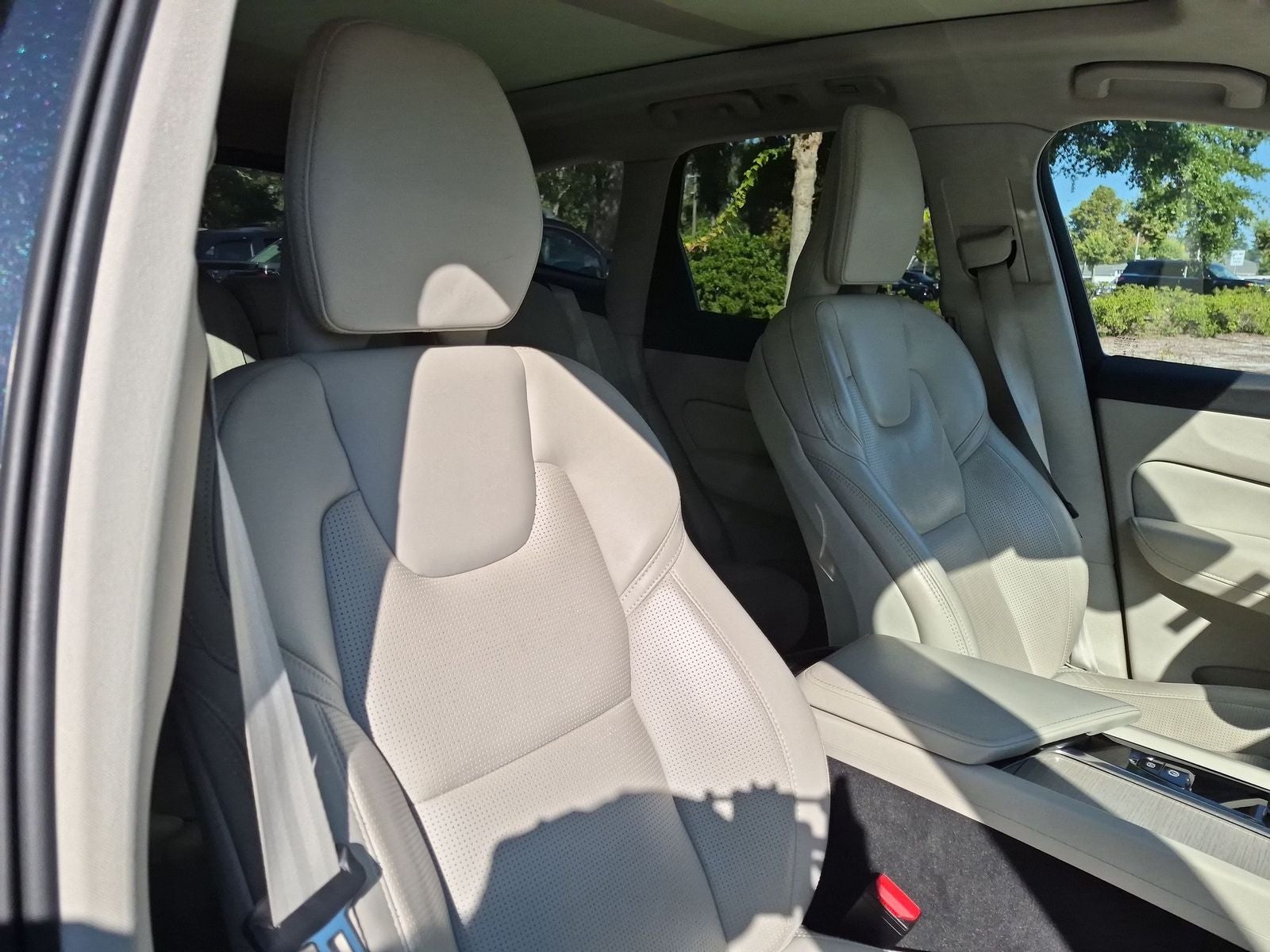 2022 Volvo XC60 B5 Inscription