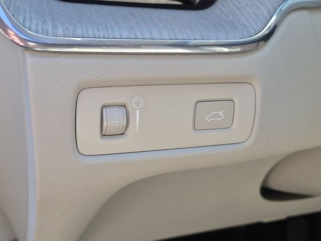 2022 Volvo XC60 B5 Inscription