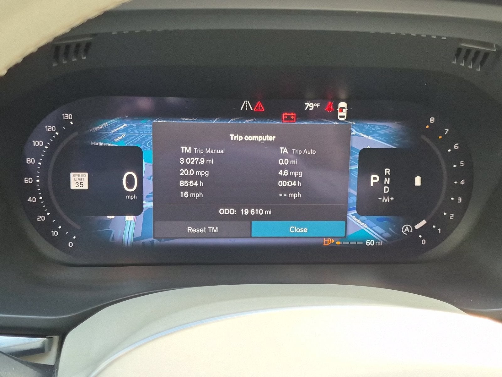 2024 Volvo XC60 B5 Ultimate Dark Theme