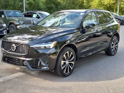 2024 Volvo XC60 B5 Ultimate Dark Theme