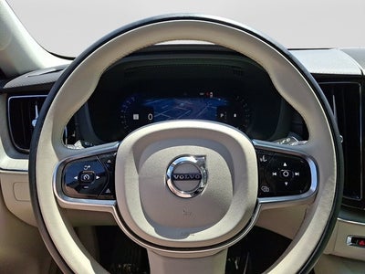 2024 Volvo XC60 B5 Ultimate Dark Theme