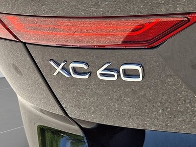 2024 Volvo XC60 B5 Ultimate Dark Theme