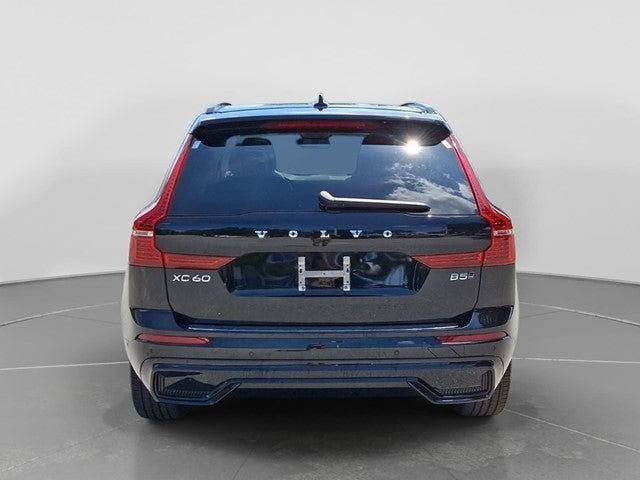 2024 Volvo XC60 B5 Ultimate Dark Theme