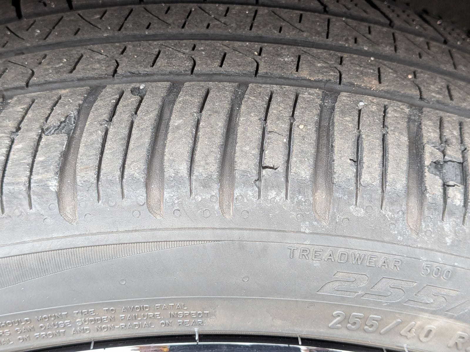 2023 Volvo XC60 B5 Ultimate Dark Theme