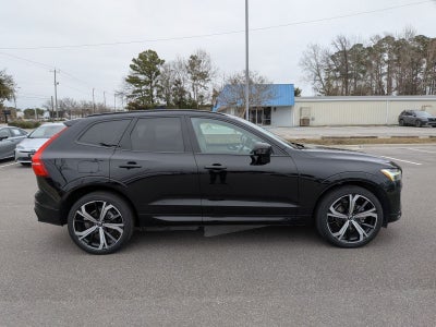 2023 Volvo XC60 B5 Ultimate Dark Theme