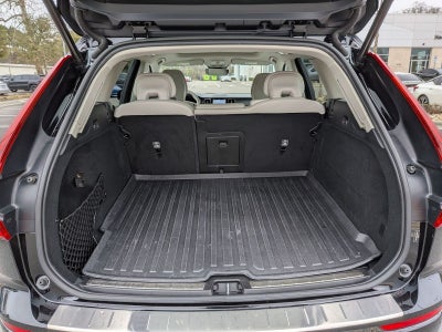 2023 Volvo XC60 B5 Ultimate Dark Theme