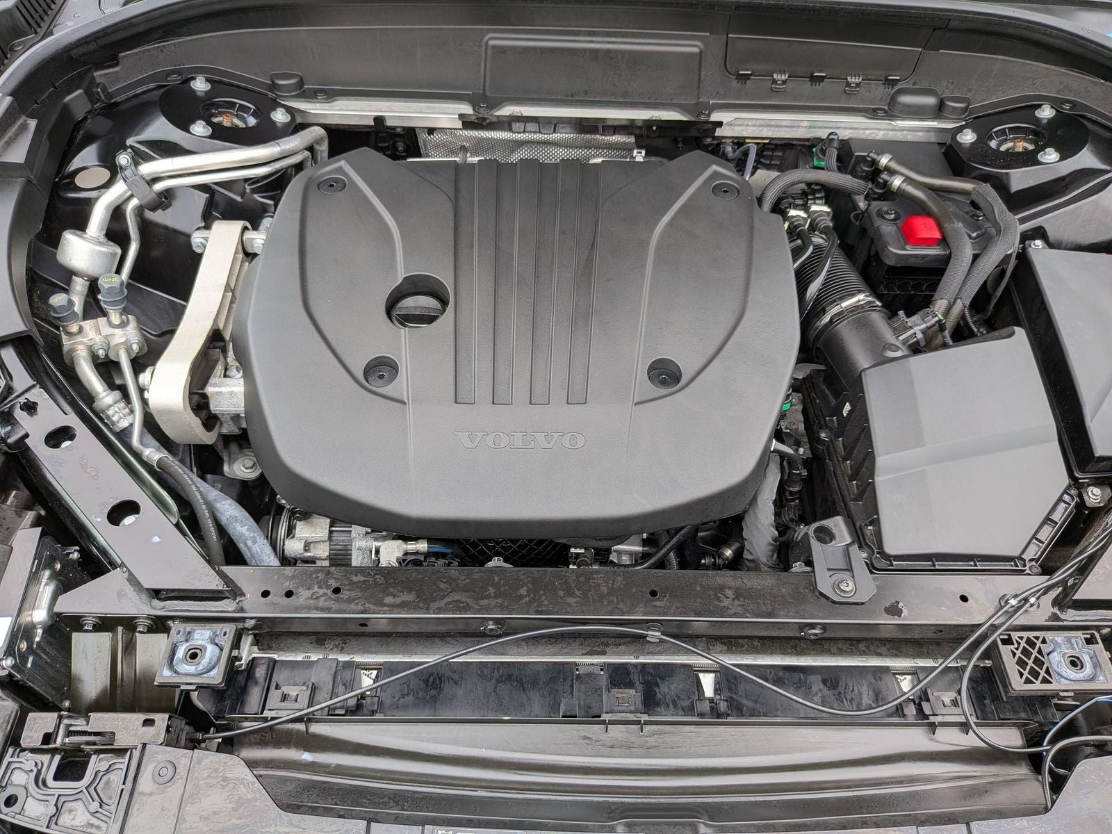 2023 Volvo XC60 B5 Ultimate Dark Theme