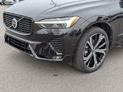 2023 Volvo XC60 B5 Ultimate Dark Theme