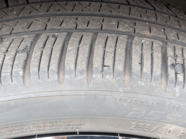 2023 Volvo XC60 B5 Ultimate Dark Theme