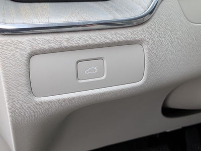 2023 Volvo XC60 B5 Ultimate Dark Theme