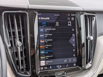 2023 Volvo XC60 B5 Ultimate Dark Theme