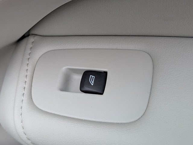 2023 Volvo XC60 B5 Ultimate Dark Theme