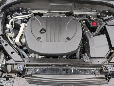 2023 Volvo XC60 B5 Ultimate Dark Theme