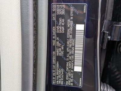 2023 Volvo XC60 B5 Ultimate Dark Theme