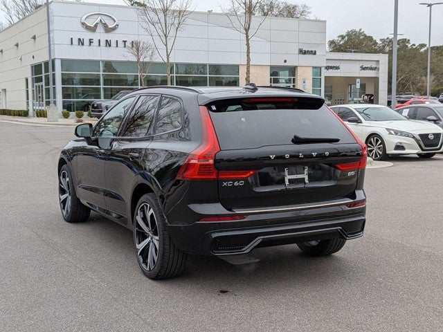 2023 Volvo XC60 B5 Ultimate Dark Theme
